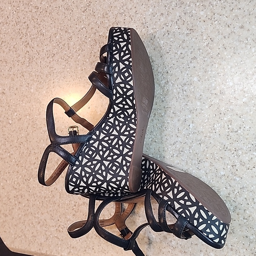 Clarks Artisan Amelia Avery Wedge size 8 1/2m New